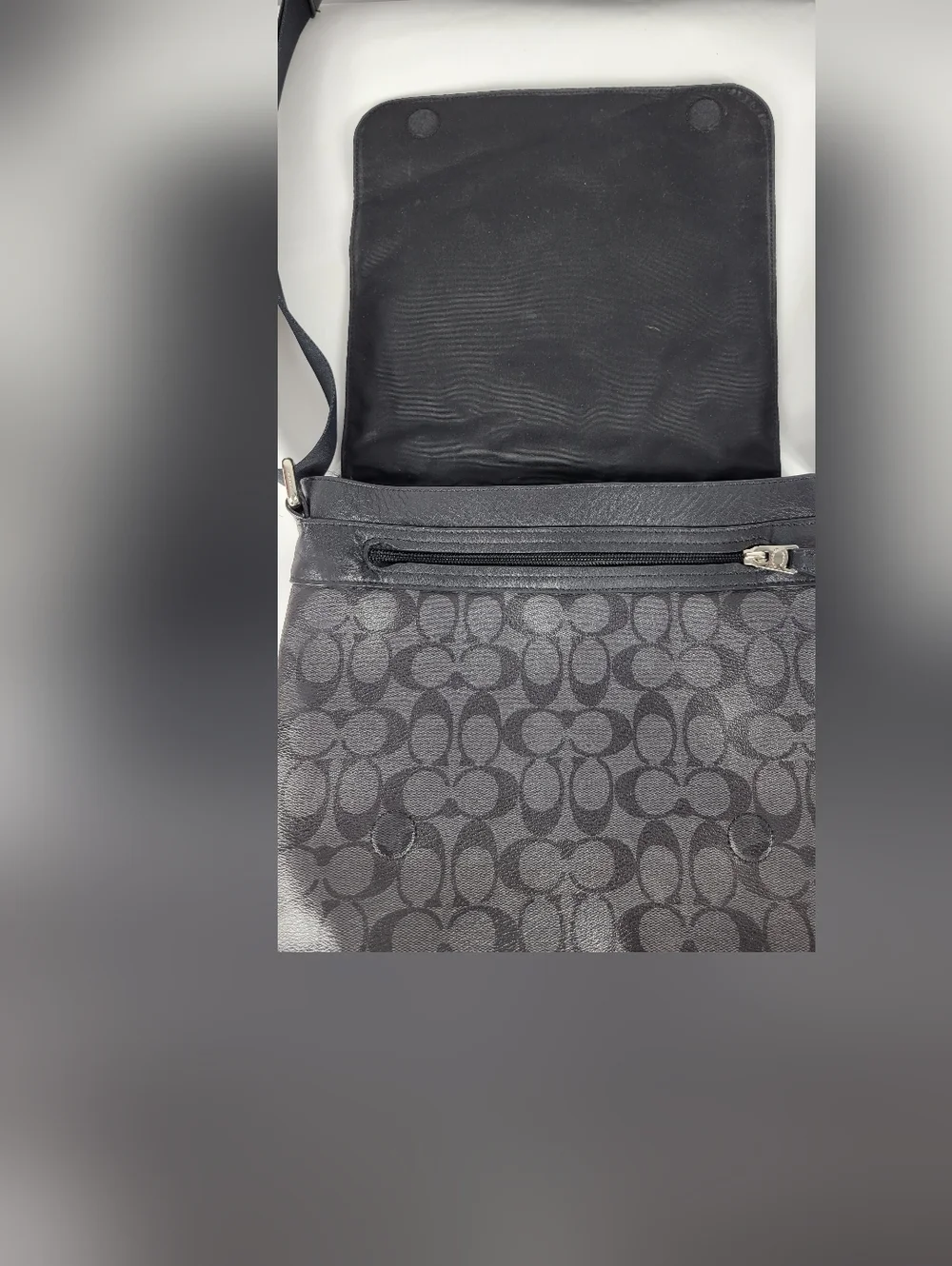 Coach Men’s Black Signature Crossbody Messenger Bag #822